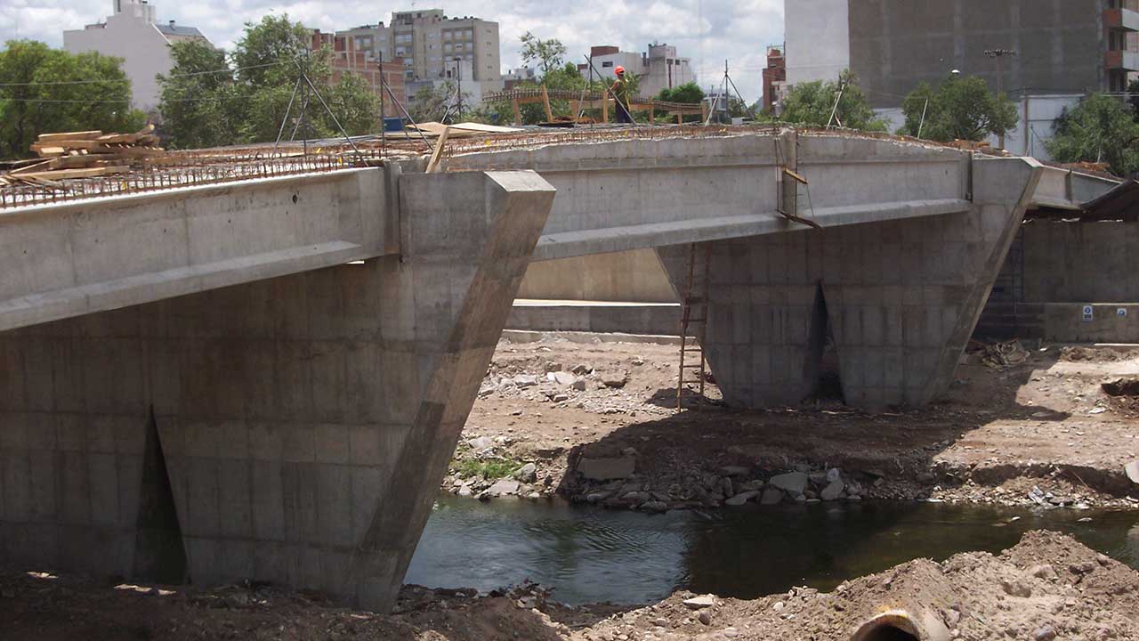 Puente del Bicentenario  - Pilares Ingeniería