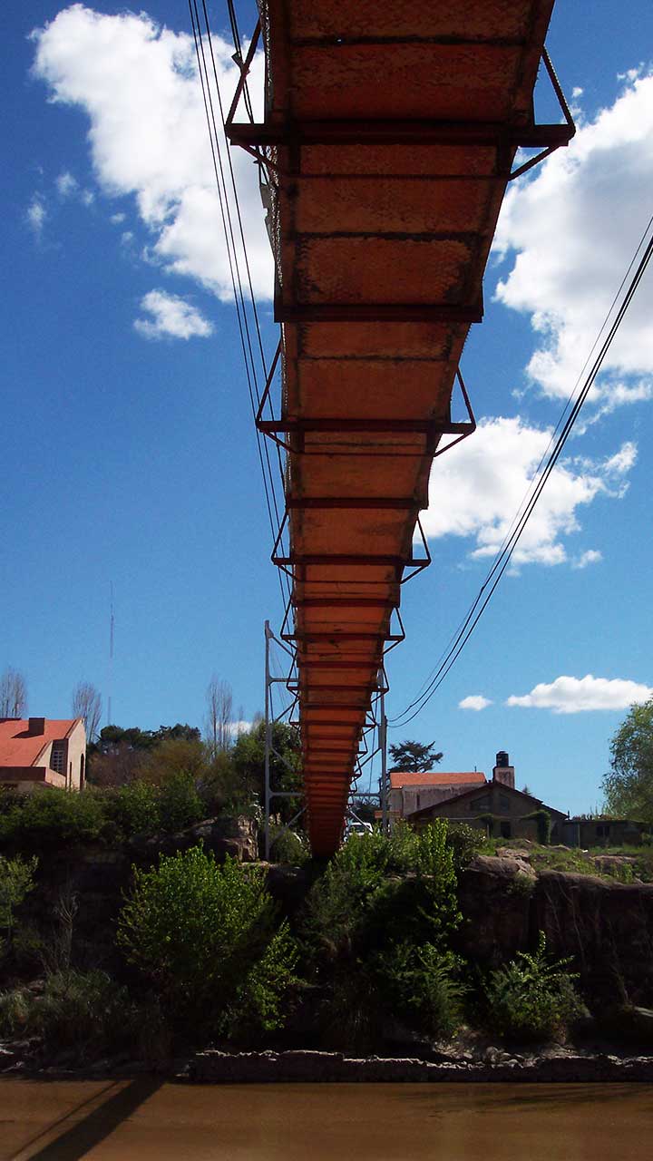 Puente Peatonal Mina Clavero - Pilares Ingeniería