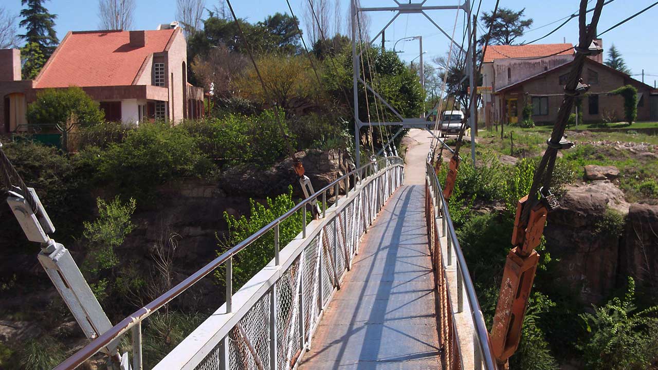 Puente Peatonal Mina Clavero - Pilares Ingeniería