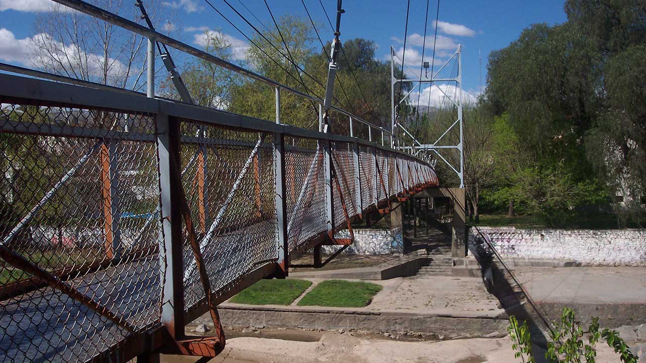 Puente Peatonal Mina Clavero - Pilares Ingeniería